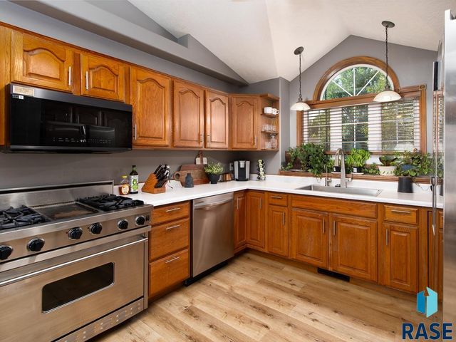904 E Maywood St Street, Brandon, SD 57005