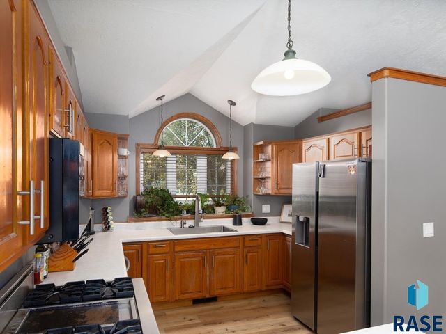 904 E Maywood St Street, Brandon, SD 57005