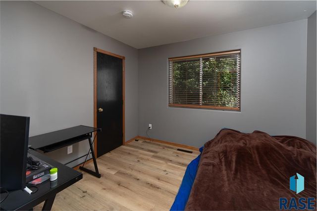 904 E Maywood St Street, Brandon, SD 57005