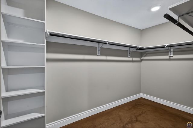 6318 SW 44th Ct, Topeka, KS 66610