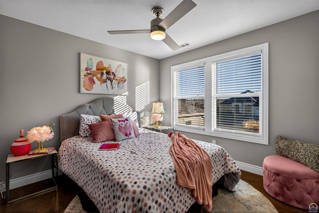 6318 SW 44th Ct, Topeka, KS 66610