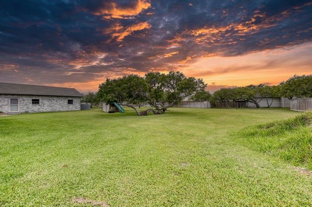 2209 Richland Dr, Corpus Christi, TX 78418