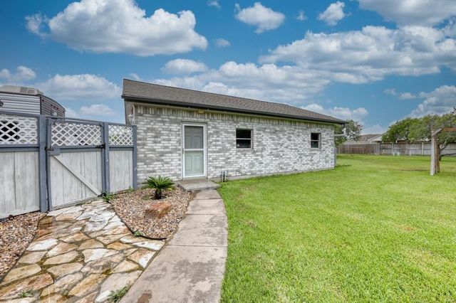 2209 Richland Dr, Corpus Christi, TX 78418