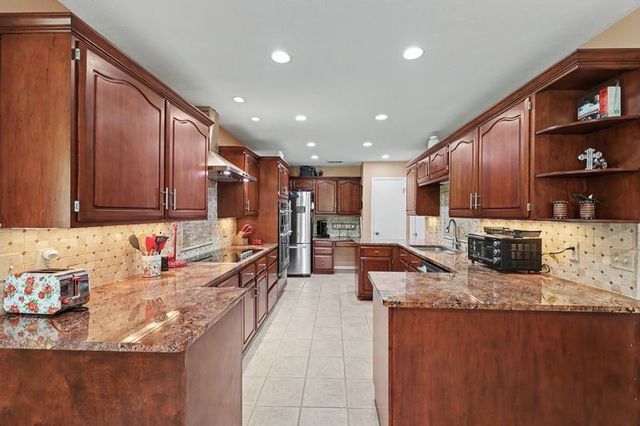 2209 Richland Dr, Corpus Christi, TX 78418