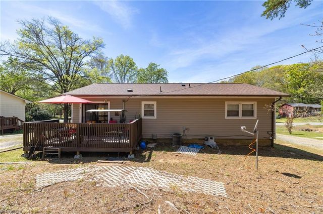 1014 Pine Lane, Eden, NC 27288