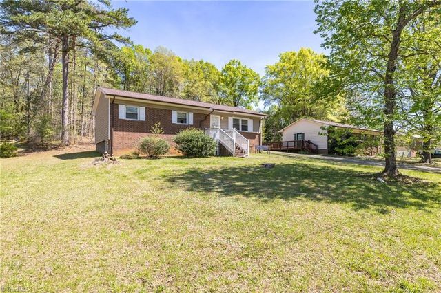 1014 Pine Lane, Eden, NC 27288