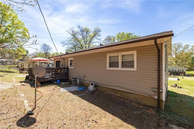 1014 Pine Lane, Eden, NC 27288
