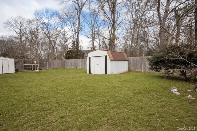 27 Cynthia Lane, Center Moriches, NY 11934