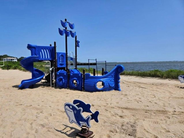 27 Cynthia Lane, Center Moriches, NY 11934