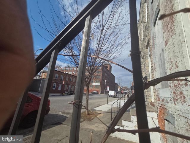 305 S PULASKI ST, Baltimore, MD 21223