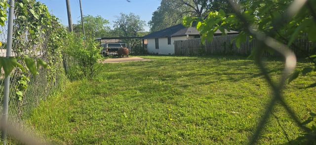 230 W Louisiana Avenue, Dallas, TX 75224