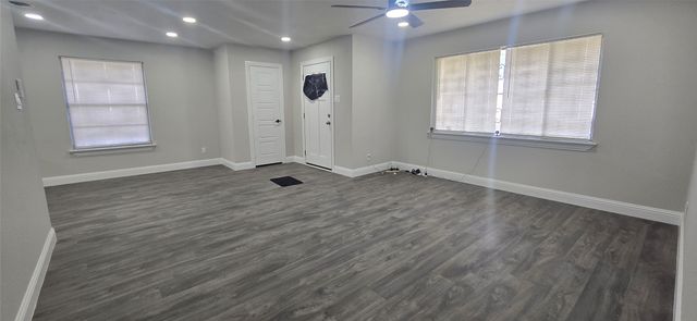 230 W Louisiana Avenue, Dallas, TX 75224