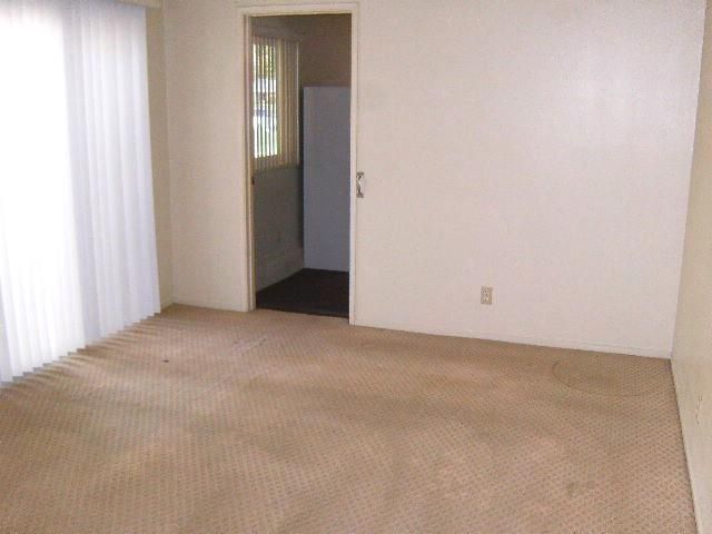 1253 Los Olivos Drive 5, Salinas, CA 93901