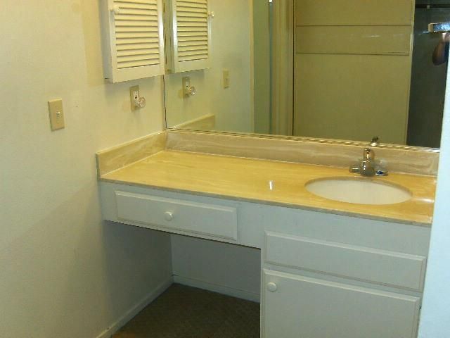 1253 Los Olivos Drive 5, Salinas, CA 93901