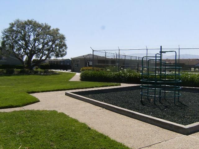 1253 Los Olivos Drive 5, Salinas, CA 93901