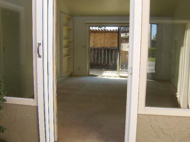 1253 Los Olivos Drive 5, Salinas, CA 93901