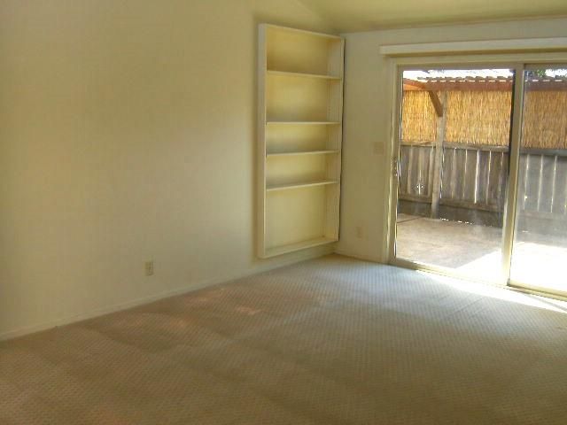 1253 Los Olivos Drive 5, Salinas, CA 93901