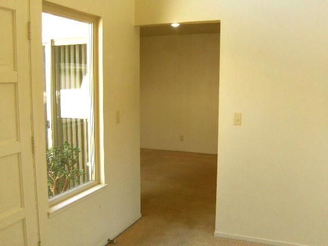 1253 Los Olivos Drive 5, Salinas, CA 93901