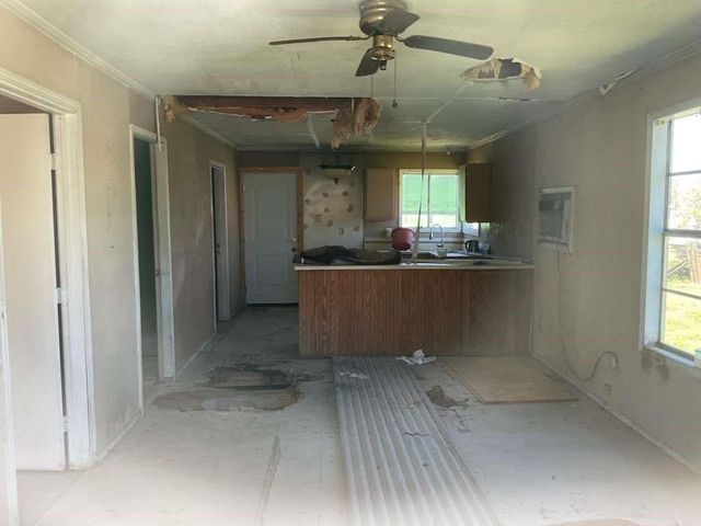 62 Guinevere Drive, Bay City, TX 77414