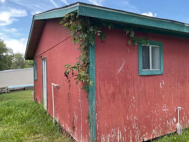 62 Guinevere Drive, Bay City, TX 77414