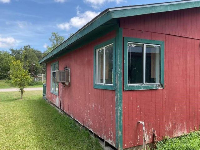 62 Guinevere Drive, Bay City, TX 77414