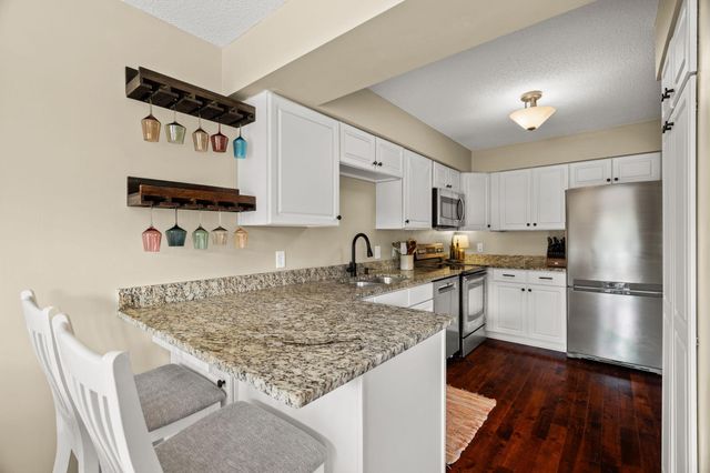 9257 Dartford Road, Woodbury, MN 55125