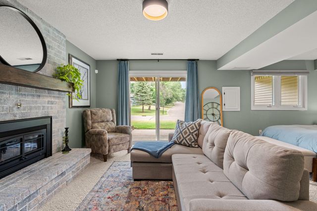 9257 Dartford Road, Woodbury, MN 55125