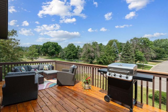 9257 Dartford Road, Woodbury, MN 55125