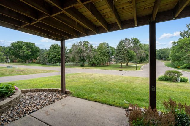 9257 Dartford Road, Woodbury, MN 55125