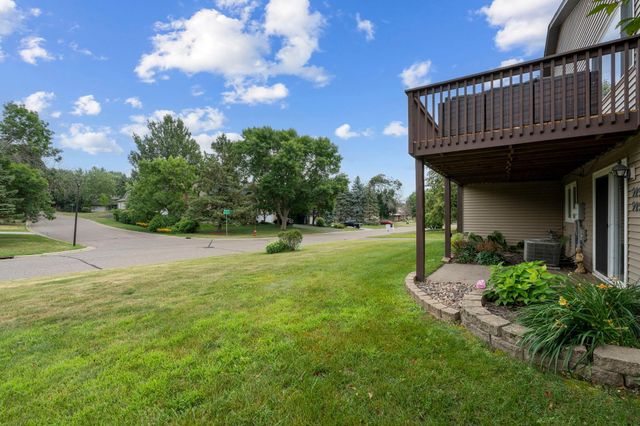 9257 Dartford Road, Woodbury, MN 55125