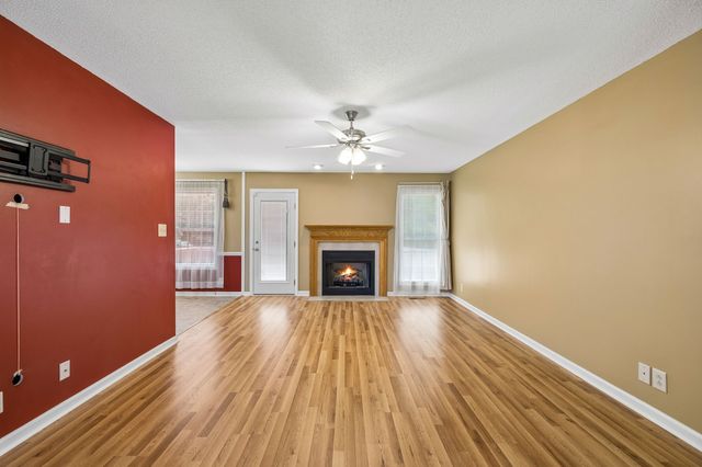 827 Sugarcane Way, Clarksville, TN 37040
