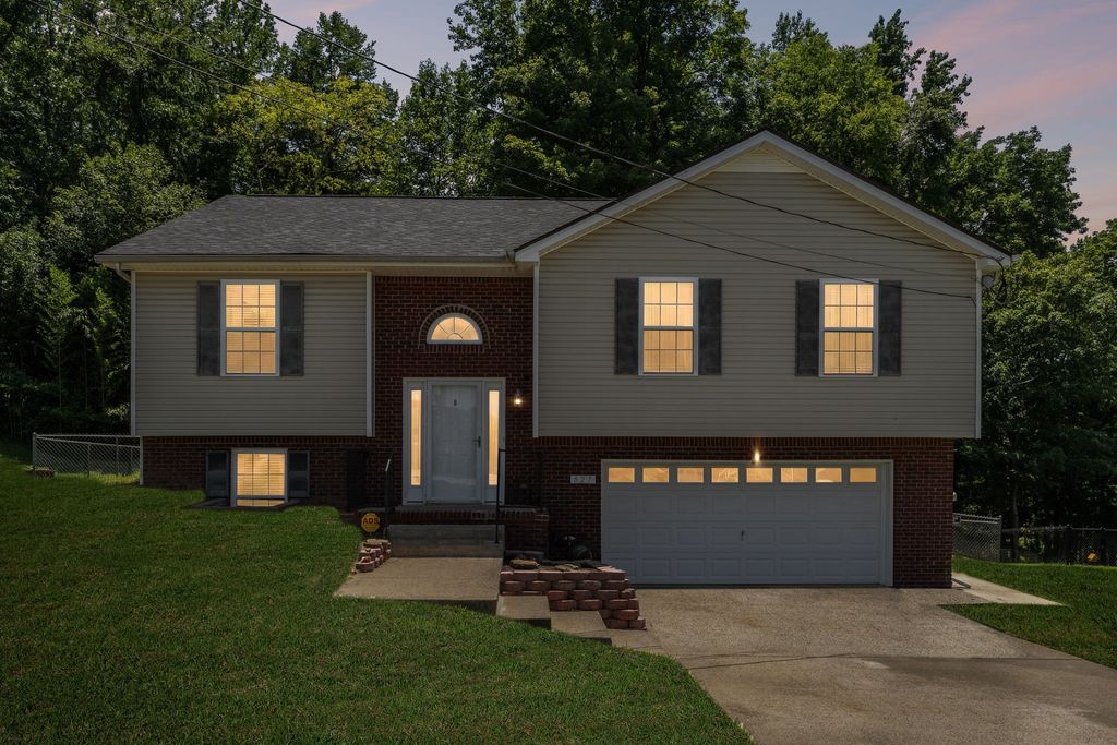827 Sugarcane Way, Clarksville, TN 37040