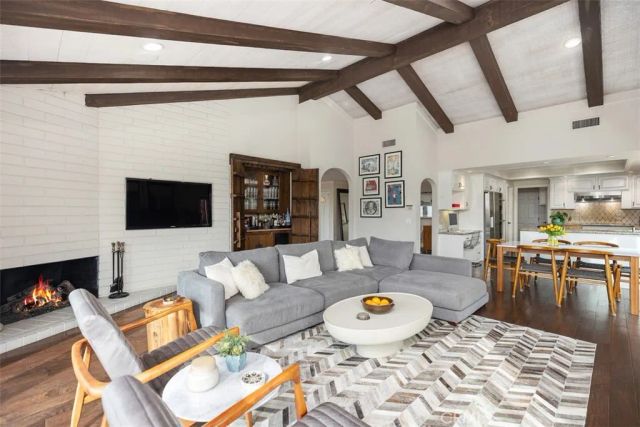 5542 Oakley, Irvine, CA 92603