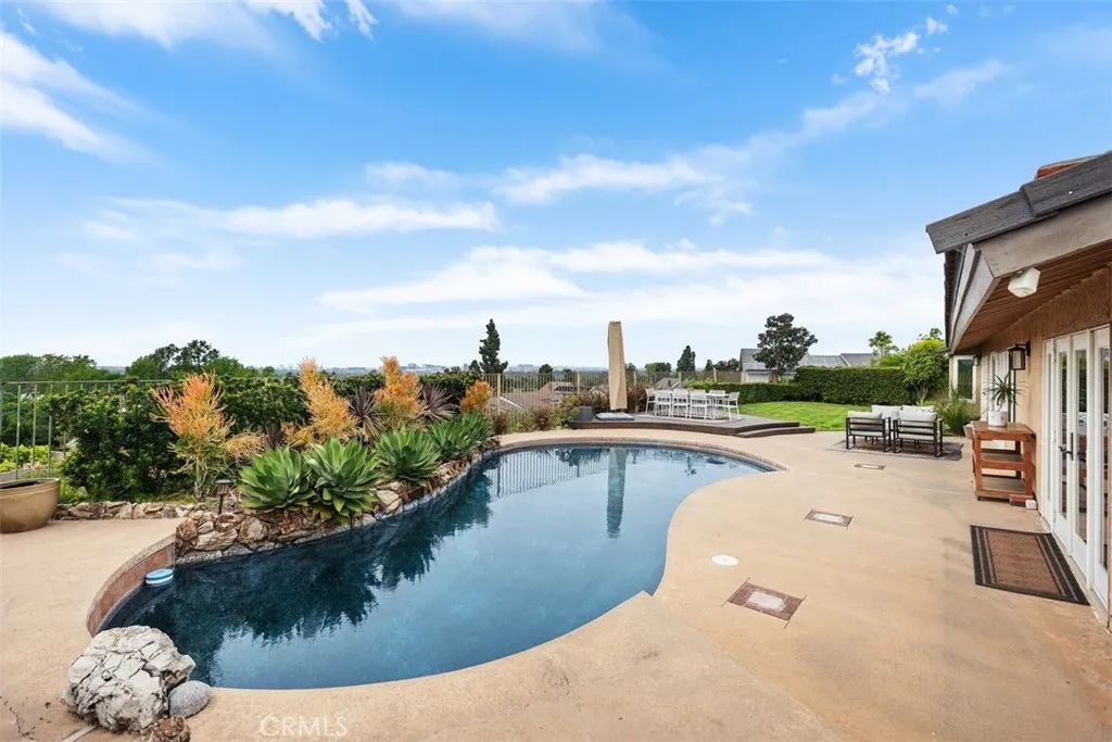 5542 Oakley, Irvine, CA 92603