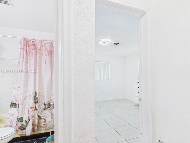 1713 SW 11th Ct, Fort Lauderdale, FL 33312