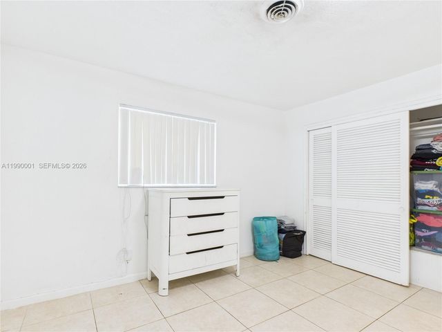 1713 SW 11th Ct, Fort Lauderdale, FL 33312