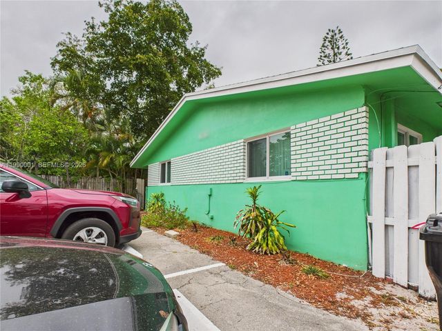 1713 SW 11th Ct, Fort Lauderdale, FL 33312