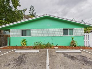 1713 SW 11th Ct, Fort Lauderdale, FL 33312