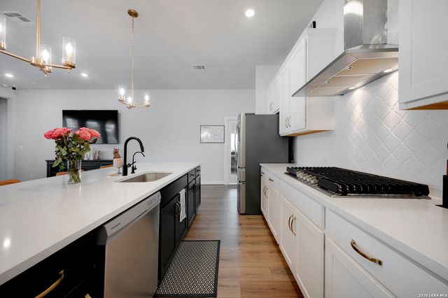 1693 Hidden Fox, New Braunfels, TX 78132