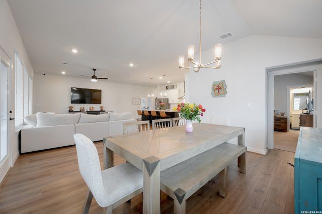 1693 Hidden Fox, New Braunfels, TX 78132