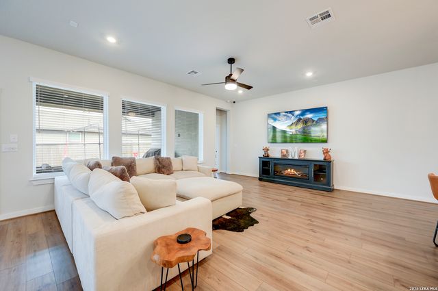 1693 Hidden Fox, New Braunfels, TX 78132