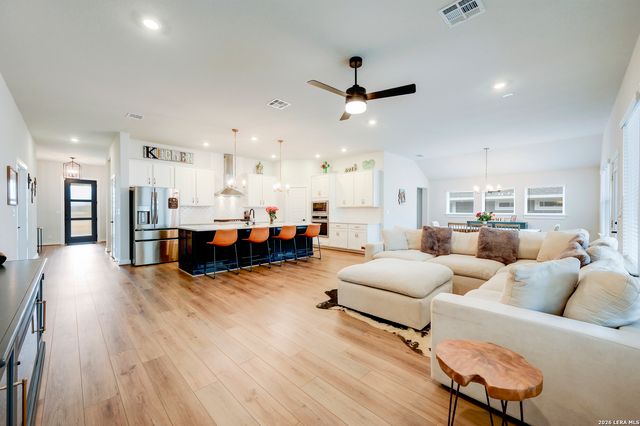 1693 Hidden Fox, New Braunfels, TX 78132