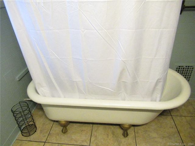 53 Eaton Street 2nd Floor, Bridgeport, CT 06604