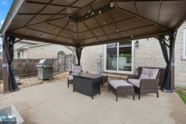 631 Vanderbilt Drive, New Lenox, IL 60451