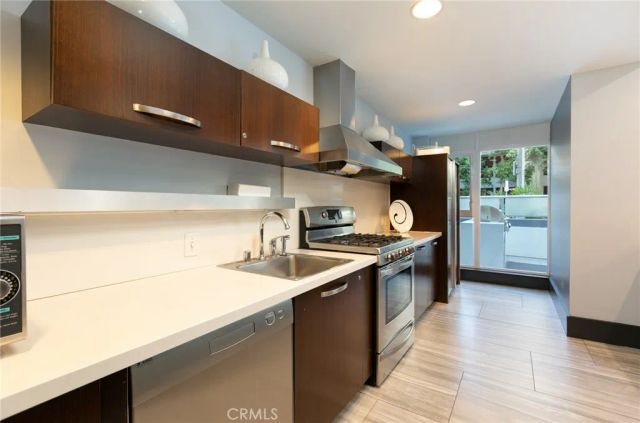 411 W Seaside Way 302, Long Beach, CA 90802