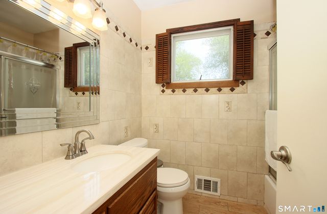 76 Jessie Drive, West Haven, CT 06516