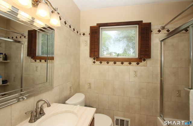 76 Jessie Drive, West Haven, CT 06516