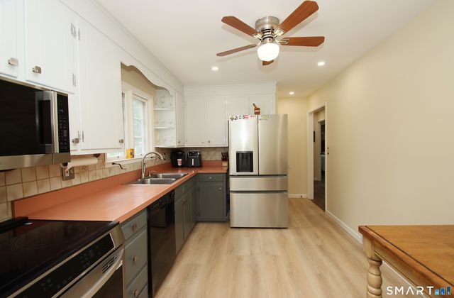 76 Jessie Drive, West Haven, CT 06516