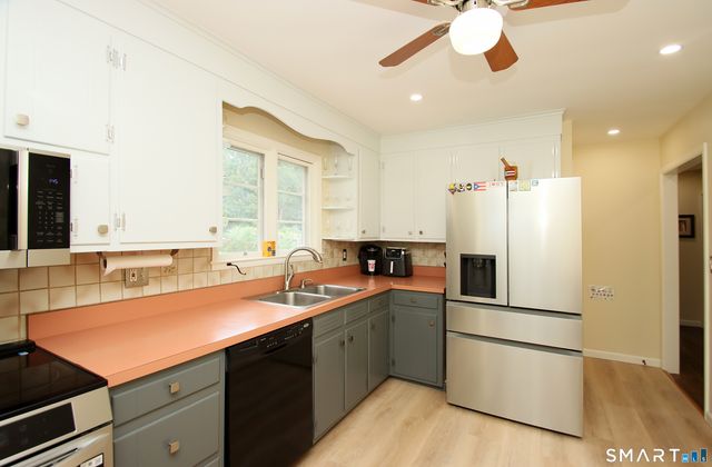 76 Jessie Drive, West Haven, CT 06516