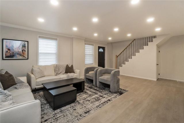 2102 West Broad Street, Bethlehem City, PA 18018